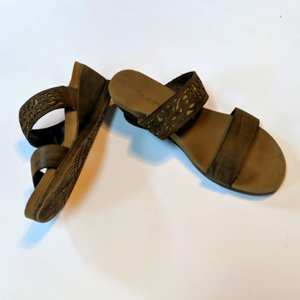 BearPaw brown wedges. Sz 8